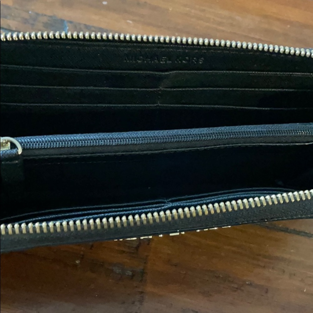 Michael Kors wallet - Picture 3 of 3
